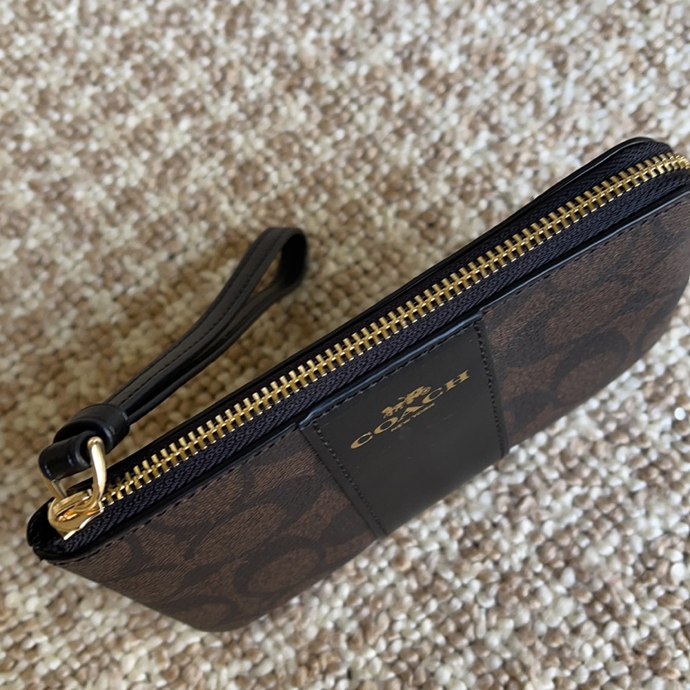 Coach Corner Zip Wristlet In Signature Canvas - Picture 6 of 16